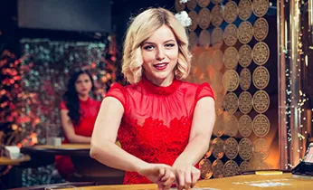 Đội tuyển Esports đang thi đấu căng thẳng trong một giải đấu lớn, với màn hình hiển thị trận đấu và ánh sáng sân khấu rực rỡ, tượng trưng cho cá cược Esports tại 89win Bet Club